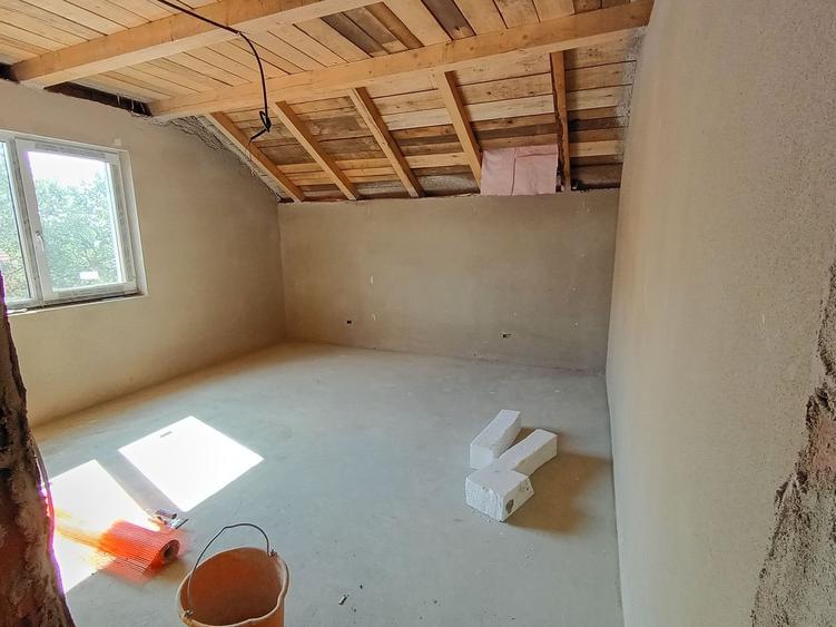 Duplex cu 4 camere cu Canalizare în Sânandrei