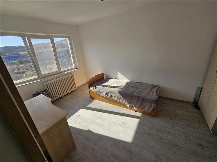 Resita, 2 Cam. Mobilat+Utilat, Micro 3 - 14