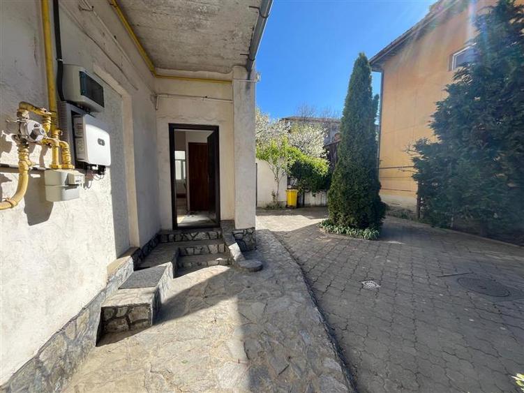 Caransebes, CHIRIE Spatiu Comercial 58 Mp,  Zona Nord - 9