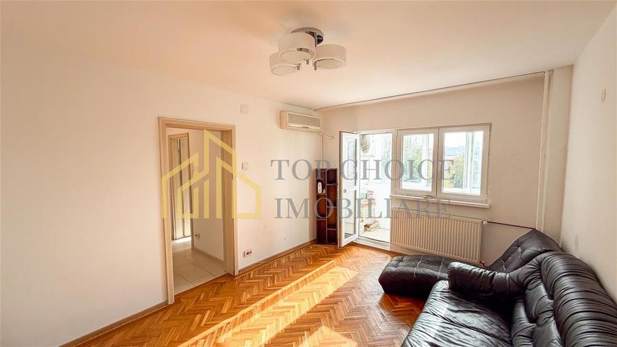 4 CAMERE DOROBANTI POLONA - BLOC 1981 - ETAJ 4 - VEDERE LINISTITA PE INTERIOR - 1