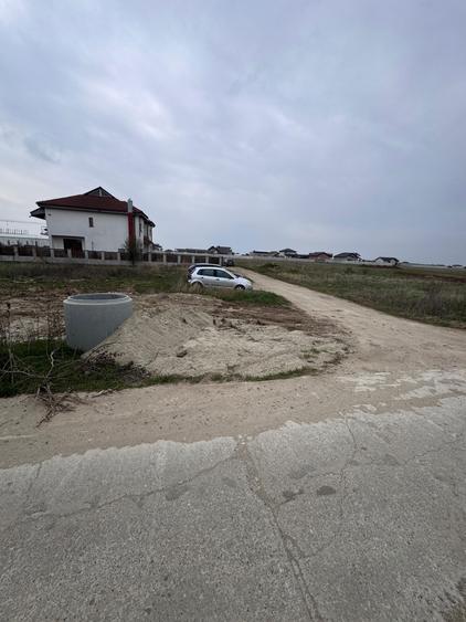 Se vinde teren intravilan la 5 minute de aeroport imediat dupa cojo event si dispune de toate utilitatile - 3