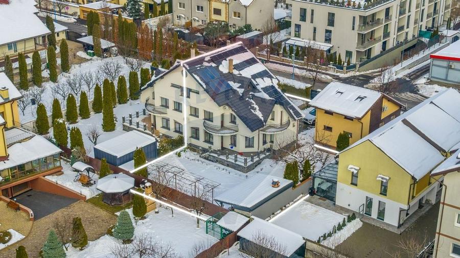 Casă spațioasă 350 mp utili, Teren 650 mp, Garaj subteran, Tractorul - 2