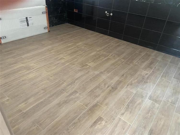 Casa de vanzare in Campineanca, parter si mansarda , suprafata 160 mp , teren 50 - 1