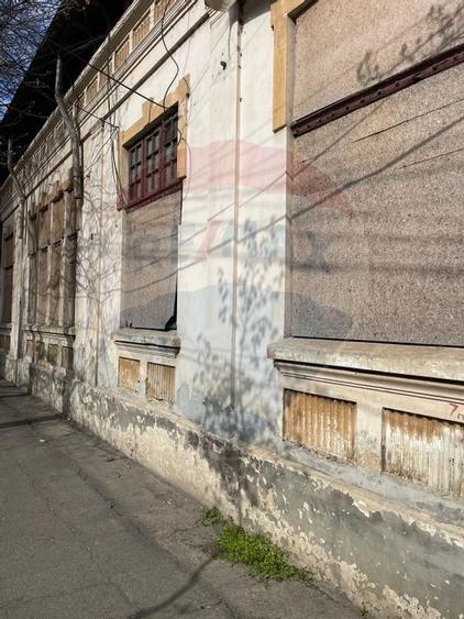 Casa de vanzare in centrul Galatiului - istorie si potential real - 5