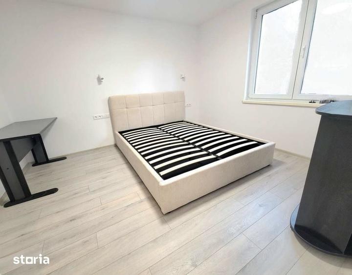 Apartament cu 3 camere decomandat în Cornișa