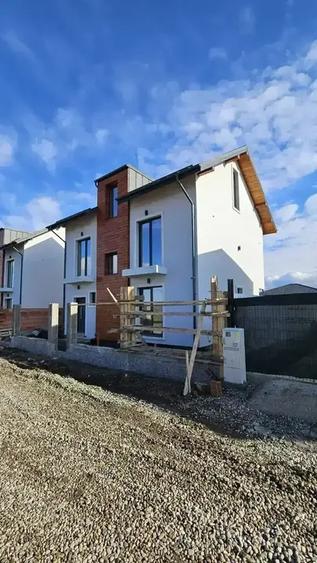 Vila Individuala 5 Camere  | Teren 300m | Mansarda Generoasa | - 3