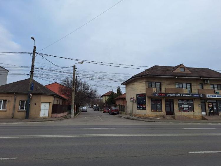 Ofer spre inchiriere spatiu (casa), Bd Bratianu intre CORA si LIDL - 3