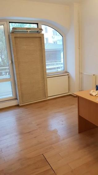 Inchiriere vila etajele 1+2+M Cotroceni metrou spital Eroilor imobil 2002 - 10