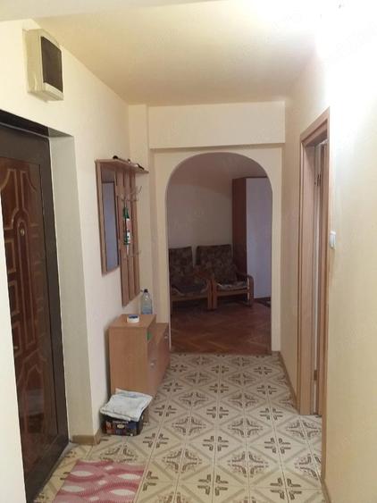 Proprietar, inchiriez apartament cu 3 camere - 10
