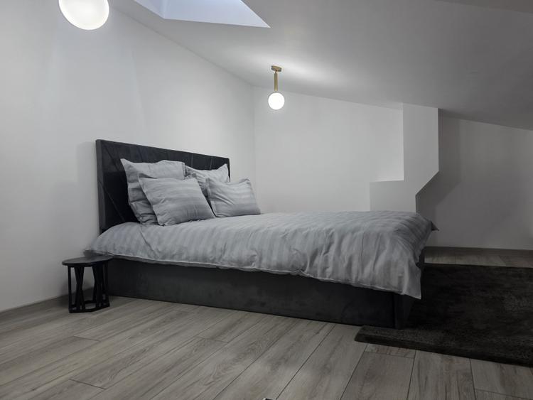 Apartament cu trei camere pe doua niveluri, tip vila, zona Tractorul - 12