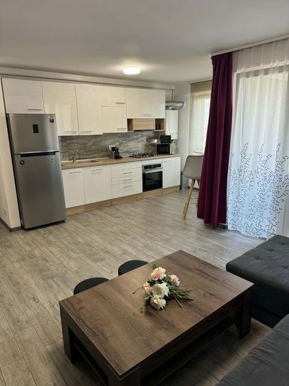 Inchiriez ap. cu 2 camere + loc parcare - 1