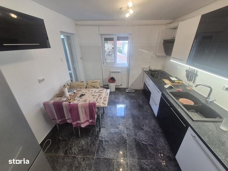 Apartament cu 4 camere decomandat în Ultracentral