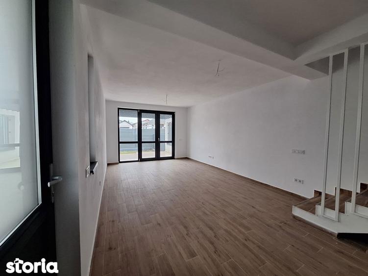 Casă cu 2 camere cu Teren 207 Mp în Sânpetru