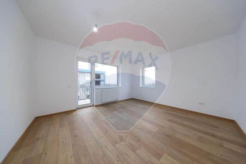 Apartament 3 camere – Tractorul- 73 mp, parcare și boxa - 13