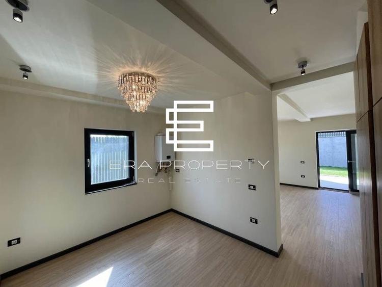 Casă tip duplex elegantă, cu finisaje moderne și priveliște panoramică - 5