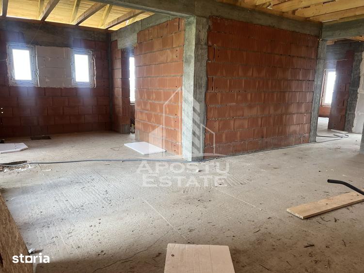 Casă cu 4 camere cu Teren 400 Mp în Orțișoara