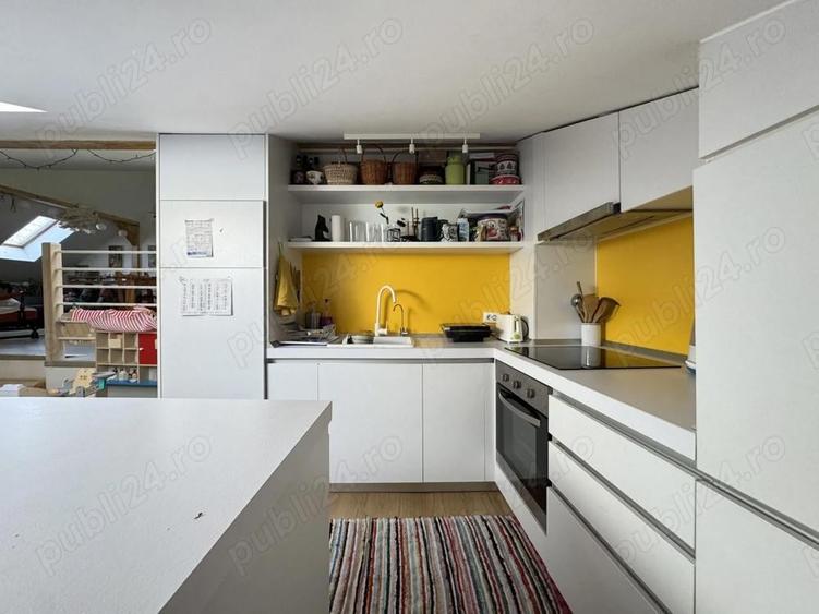 Casa in zona centrala( spatiu comercial casa de locuit) singur in curte - 8