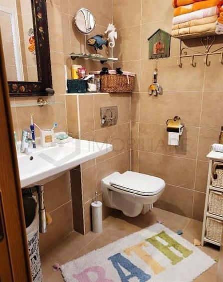 SEMICENTRAL - BLOC NOU - 3 cam LUX - 2 bai - decomandat - centrala proprie - ETA - 3