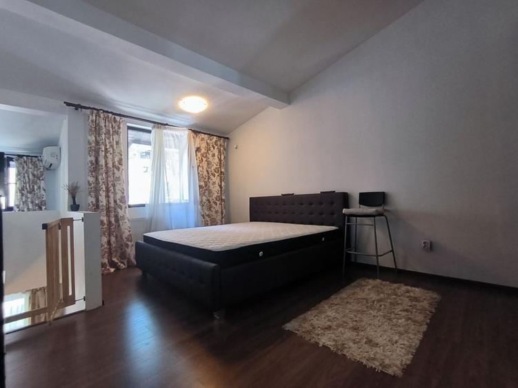 De v&acirc;nzare duplex pe strada Occidentului - 8