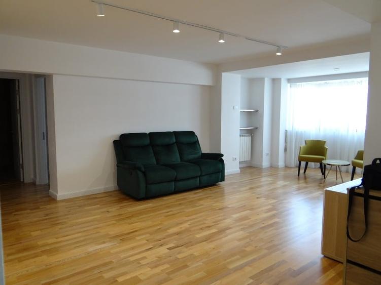 inchiriere de inchiriat apartament 3 camere Bulevard  Decebal - 15
