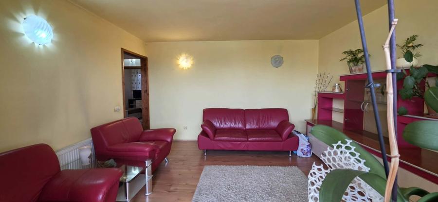 Apartament cu 3 camere decomandat în Cantemir