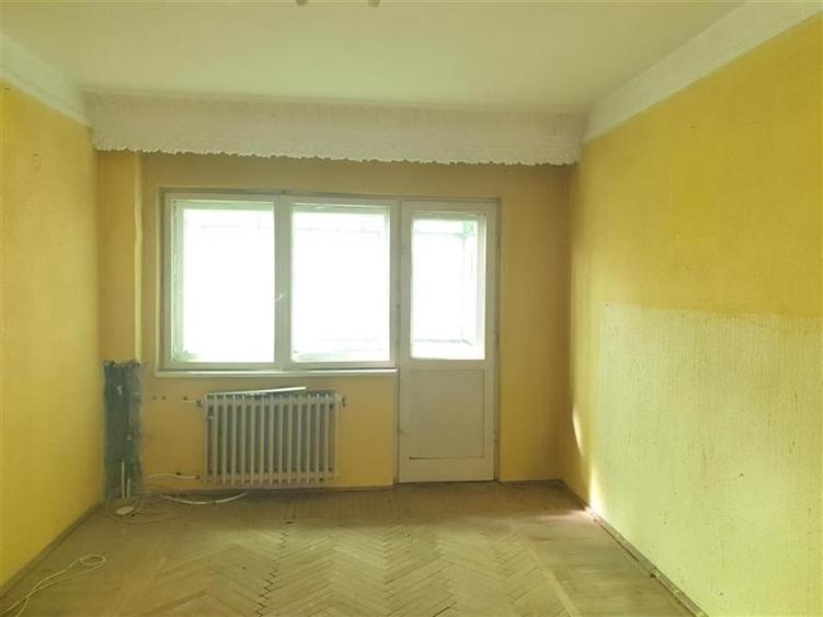 Apartament 2 camere, et 3, debransat,liber, Gara - 6