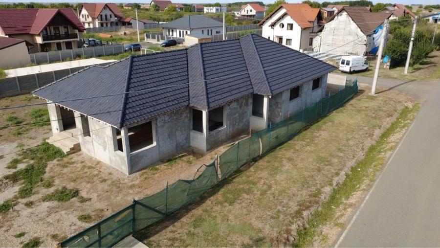 Peciu Nou Casa individuala pe parter, teren 950 mp, racordata la apa, gaz si curent - 2