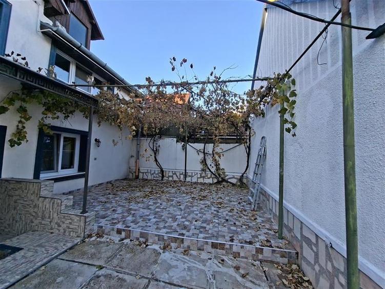 Casa Individuala 6 camere garaj 650 mp Teren zona Piata Cluj - 11