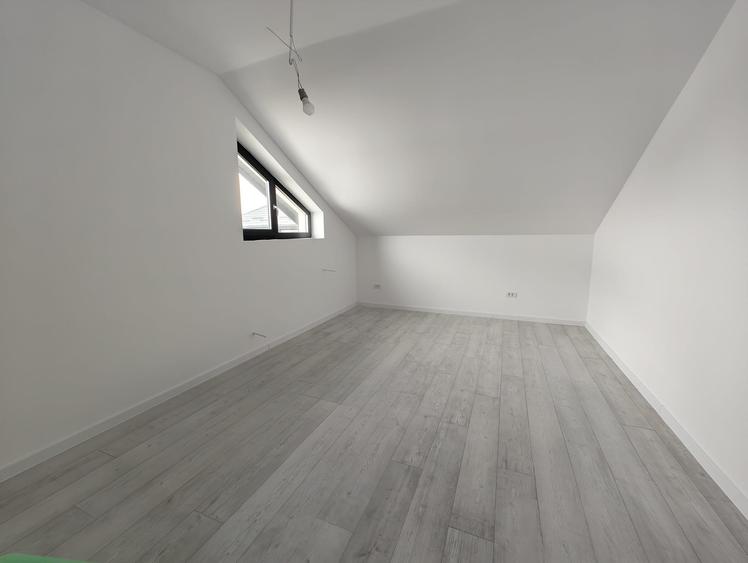 Casă P+E modernă  -  3 dormitoare  -  2 băi  -  347 mp teren - 10