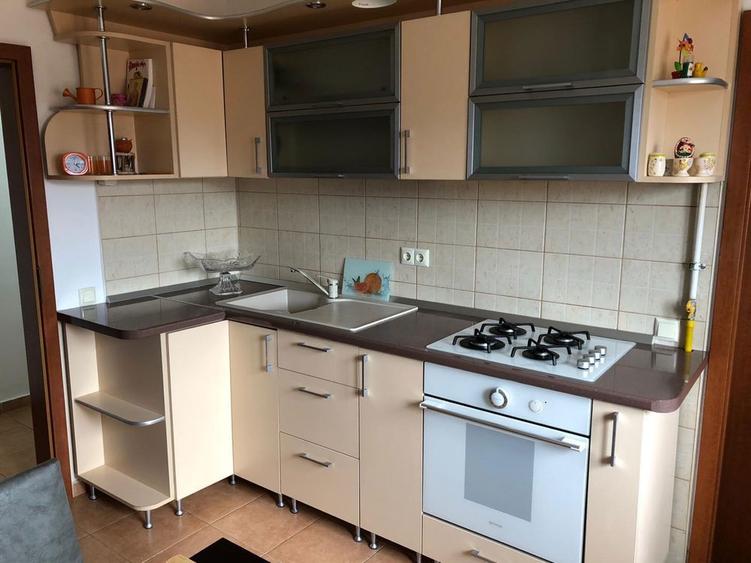 Inchiriez pe termen lung apartament cu 3 camere in centru. - 4