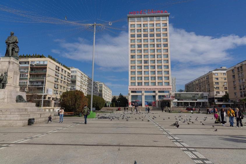 Centru Piata Unirii , 3 camere , etaj 1 - 1