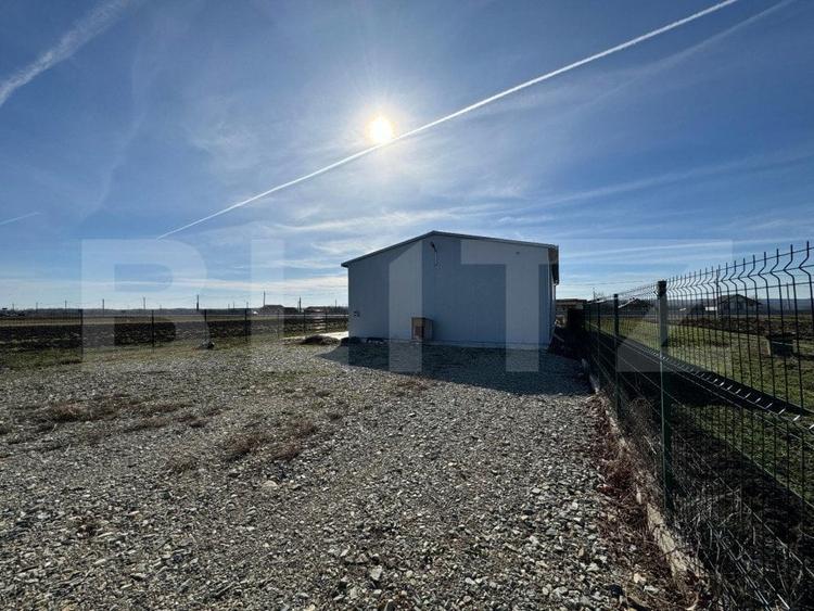 Hala 194 mp utili, platforma betonata 770 mp si teren total de 1.500 mp, Racari - 9