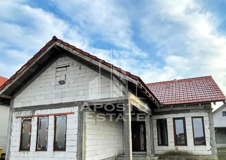 Casa, la rosu, de vanzare, in Cartierul Nou din Curtici, ... - 2