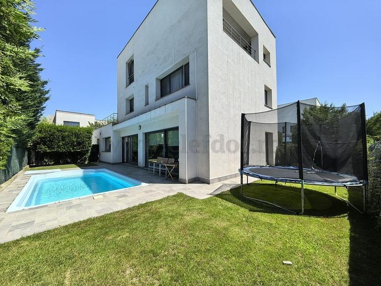 Vila de Lux in apropiere de British School - 24