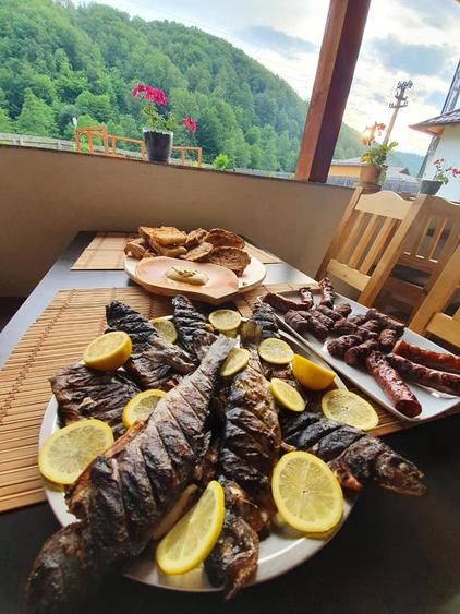 OPORTUNITATE ! Conac BRANCOVENESC Complet Renovat de Vanzare ! - 4