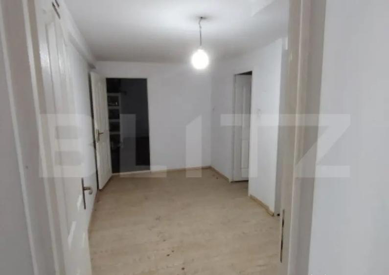 Casa deosebita cu 3 camere si spatiu comercial in Sangeorgiu - 3