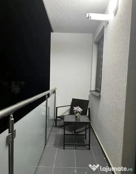 Garsonieră decomandată în Valea Adâncă