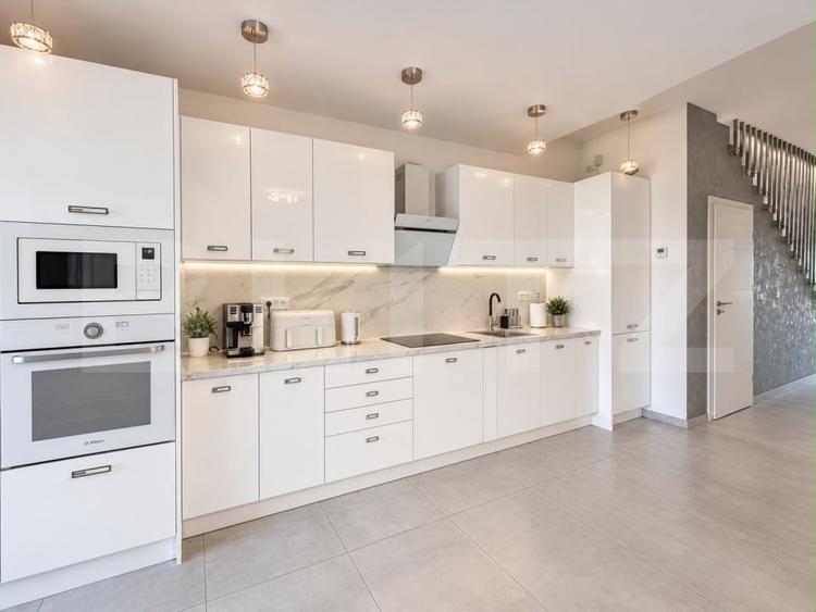 Duplex cu 4 camere cu Canalizare în Dumbrăvița