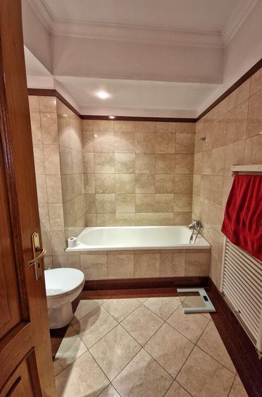Apartament cu 3 camere decomandat, mobilat în Aviatorilor
