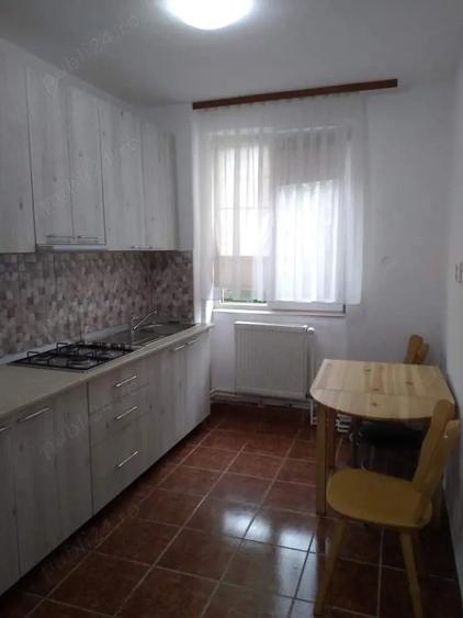 Vand apartament cu 2 camere in Caransebe? - 2
