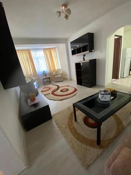 Vand apartament cu 3 camere - 1