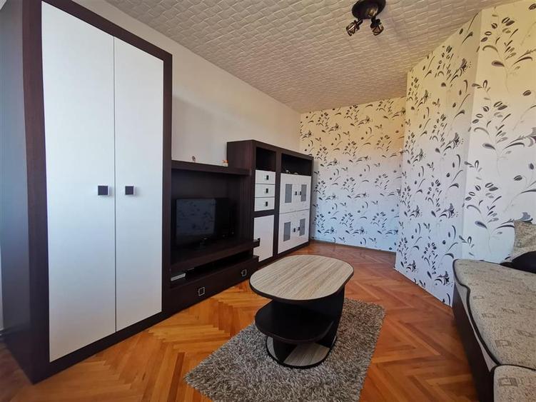 Apartament 2 camere decomandat balcon si boxa Vasile Aaron - 2