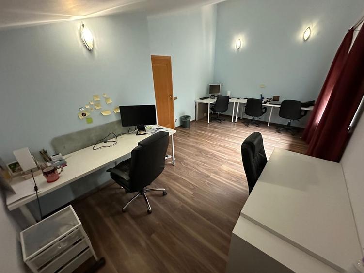 Casă / Vilă cu 6 camere în zona  Calea Aradului - 34