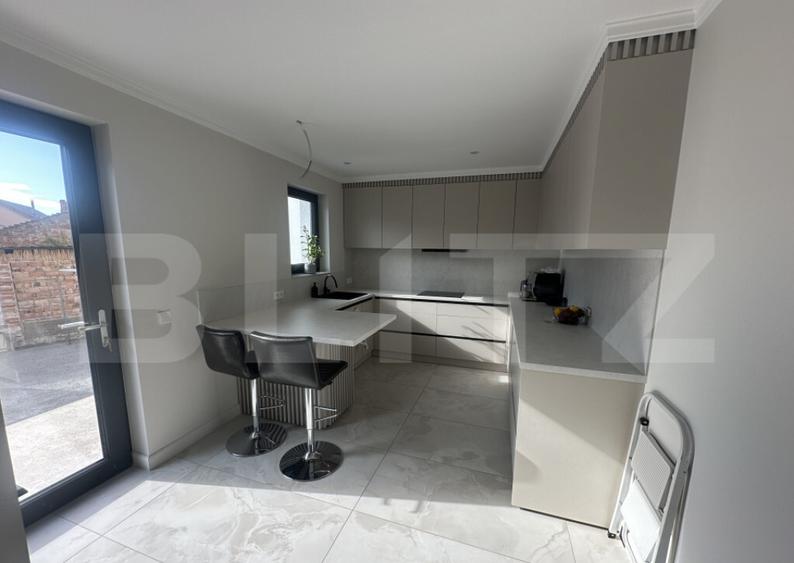 Casa 9 camere, 330 mp, 400 mp teren, zona Semicentrala - 4