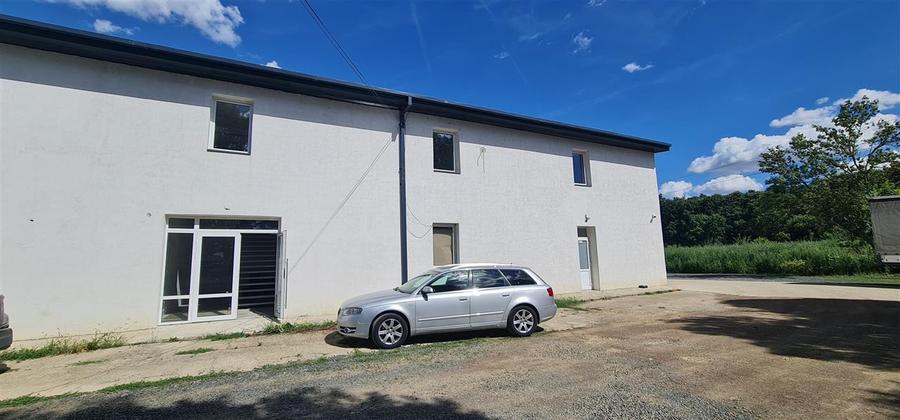 Spatiu 700mp et.1 in zona Aeroport, Arad - 1