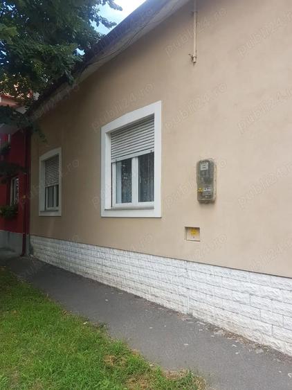 Inchiriez casa in Oradea, central, 3 camere, curte mica, garaj, beci - 1