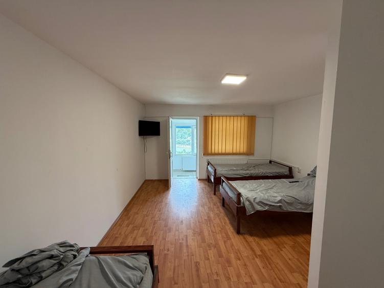 Casă cu 4 camere în Exterior Vest