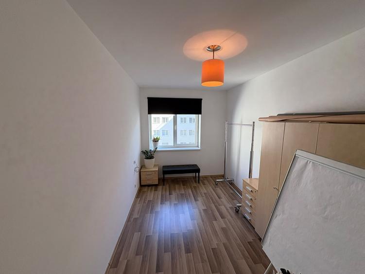 Apartament cu 3 camere decomandat în Vitan-Bârzești