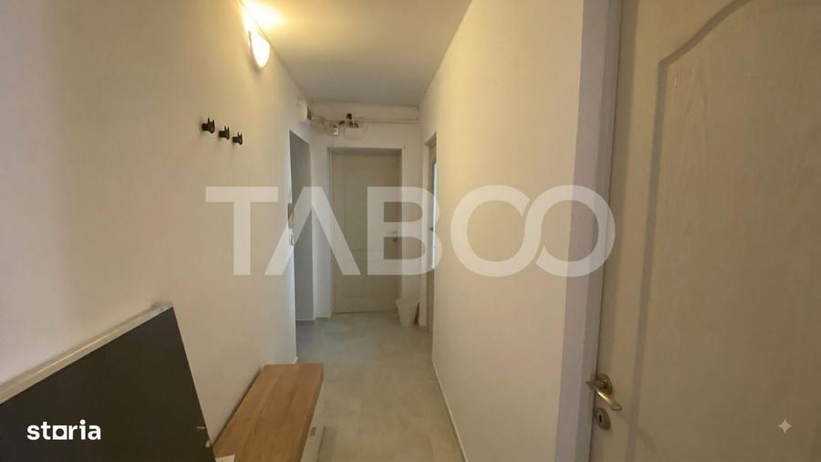 Apartament cu 3 camere semidecomandat în Terezian
