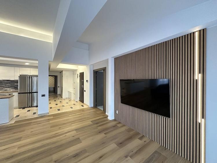 Apartament cu 4 camere, mobilat în Băneasa